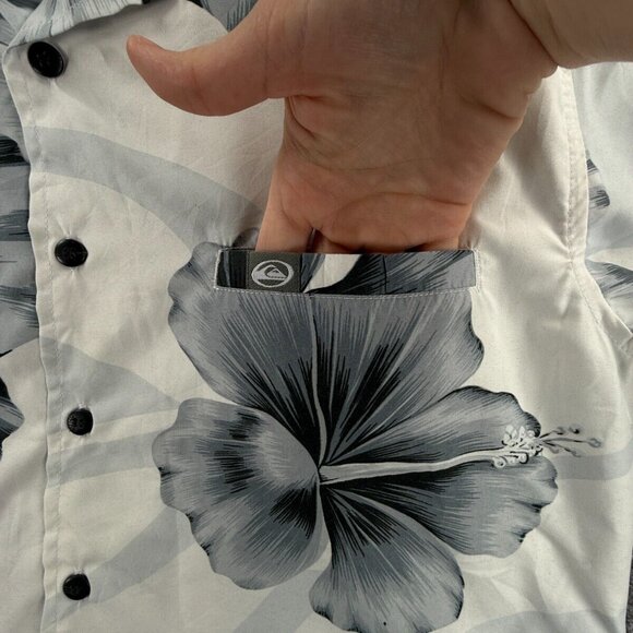 Quiksilver AOP Floral Gray White Button Up Shirt Short Sleeve Men Skate Surf SML - Picture 11 of 16